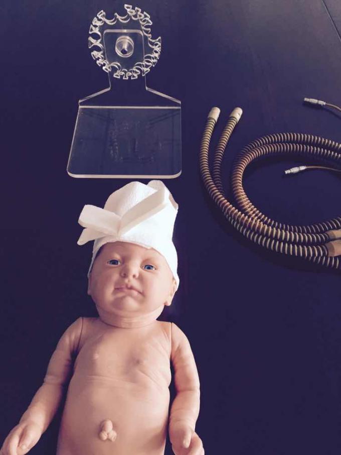 Casquillo elástico recién nacido de los productos disponibles del bebé del estilo de Y con los tubos para respirar